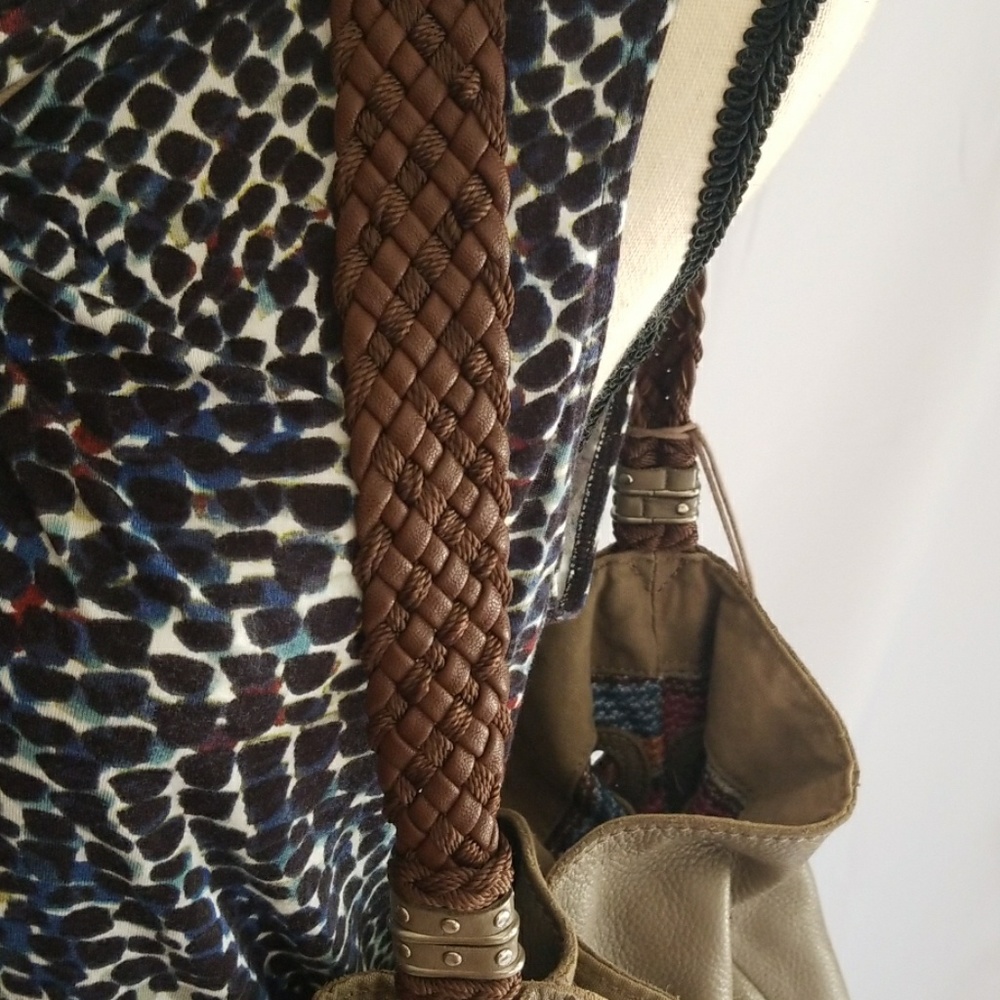 The Sak cinch bucket bag. - Picture 3 of 8